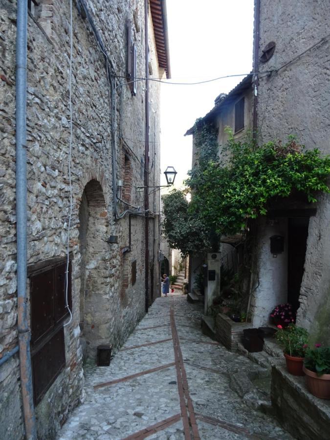 La Bottega Del Fabbro Affitto Breve Βίλα Contigliano Εξωτερικό φωτογραφία